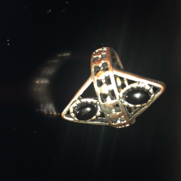 Ring - Picture 1 of 2